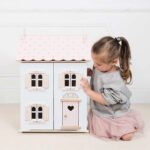ROSEHEART WOODEN DOLL HOUSE - Image 5