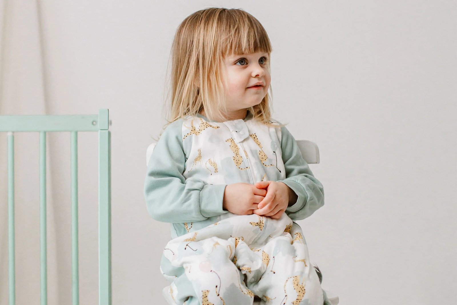 ND23F114U08CHP_L3 Raglan Bamboo Long Sleeve Footed Sleep  Bag 2.5 TOG - Cheetah Party - Image 5