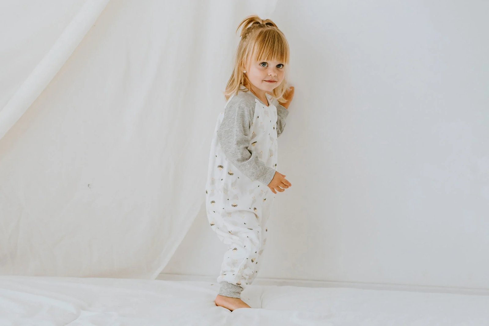 ND23S113U11_6 Bamboo Long Sleeve Footed Sleep Bag 1.0 TOG - The Goose & The Golden Egg - Image 2