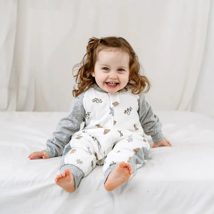 ND24F114U04SWH_L1_d95f8538-bf52-425c-b4ae-c42de2f41386 Bamboo Muslin Raglan Long Sleeve Footed Sleep Bag | 2.5 TOG(2-3Y) - Image 6
