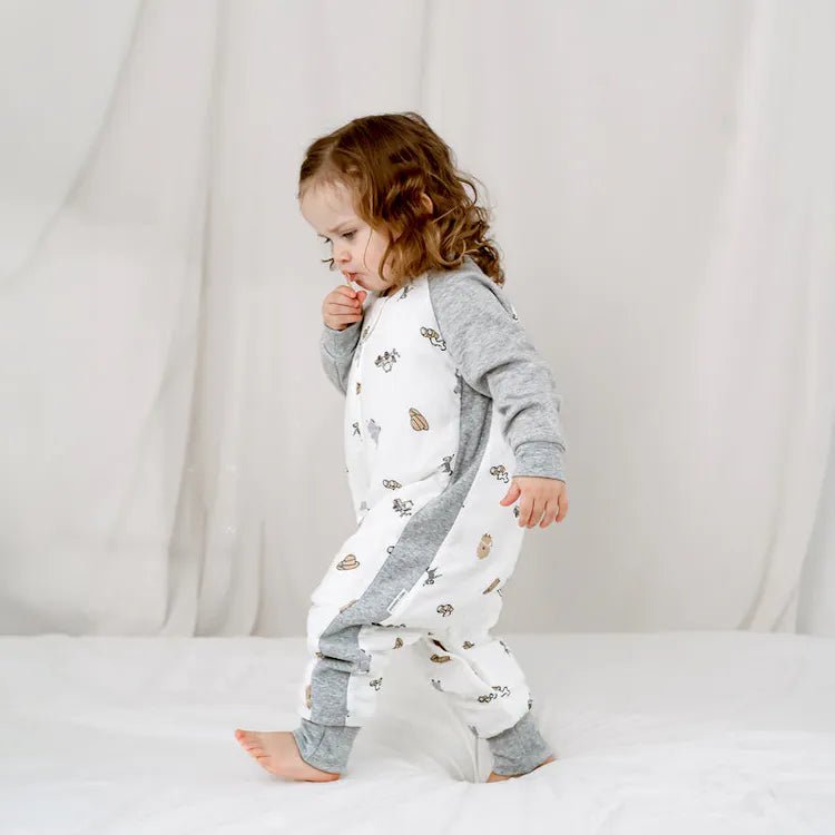 ND24F114U04SWH_L3 Bamboo Muslin Raglan Long Sleeve Footed Sleep Bag | 2.5 TOG(2-3Y) - Image 7