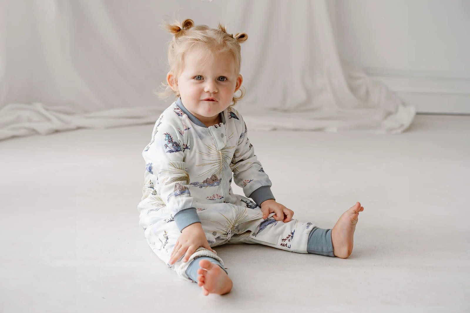 ND24S111U05C12_L1_2048x_c8064515-140b-4020-999f-5e3a2ad1fb68 Long Sleeve Footed Sleep Bag 1.0 TOG (Organic Cotton) - Ocean Wonders - Image 2