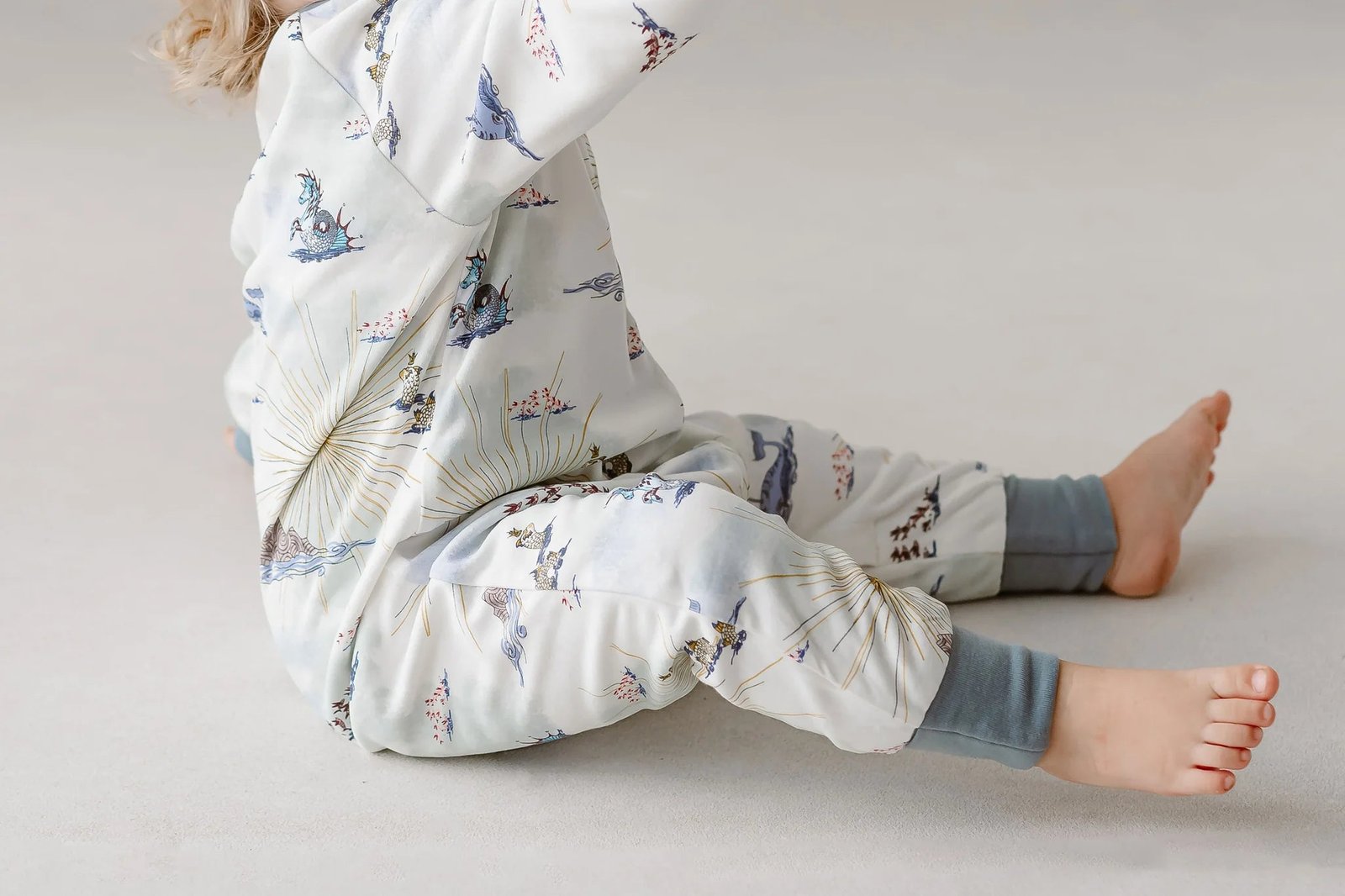 ND24S111U05C12_L2_2048x_163a0630-b5a5-4e7b-acbe-d979ca2e6148 Long Sleeve Footed Sleep Bag 1.0 TOG (Organic Cotton) - Ocean Wonders - Image 5