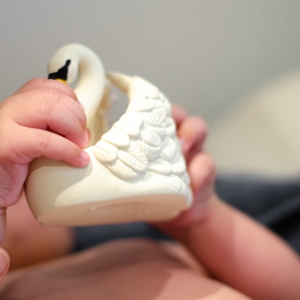 Natrubabathswanbabyholding_grande_0669fd41-2b26-4fdf-978c-fcebbf097346 Bath Swan - Image 2