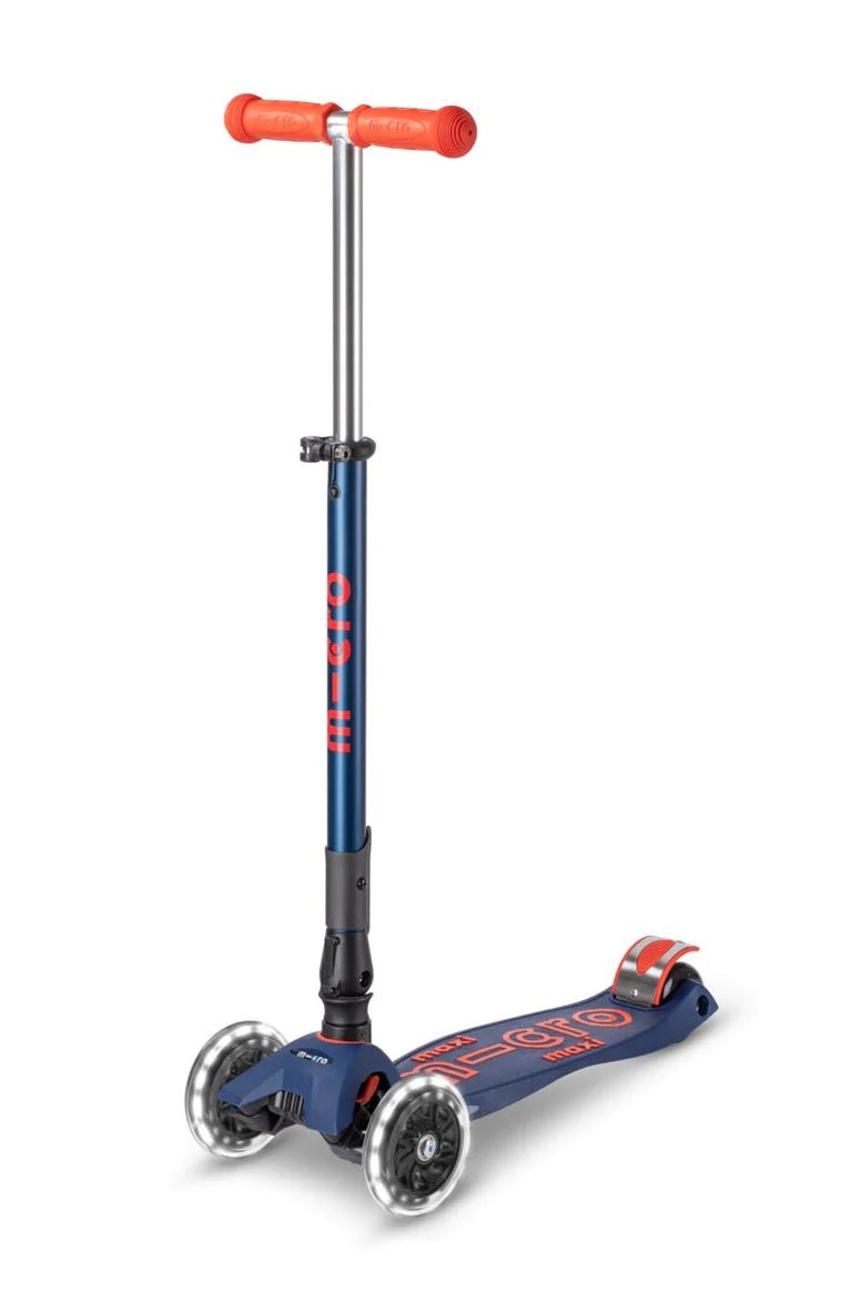 dddd Maxi Micro Deluxe Foldable LED-Navy - Image 1