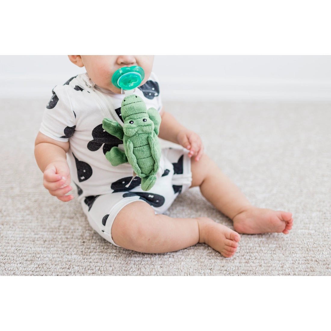 df7ebb51ef84408006be36666b54759426e87434c97110816e9d90207e9b9307 Paci-Plushies Buddies - Alli Alligator - Image 2