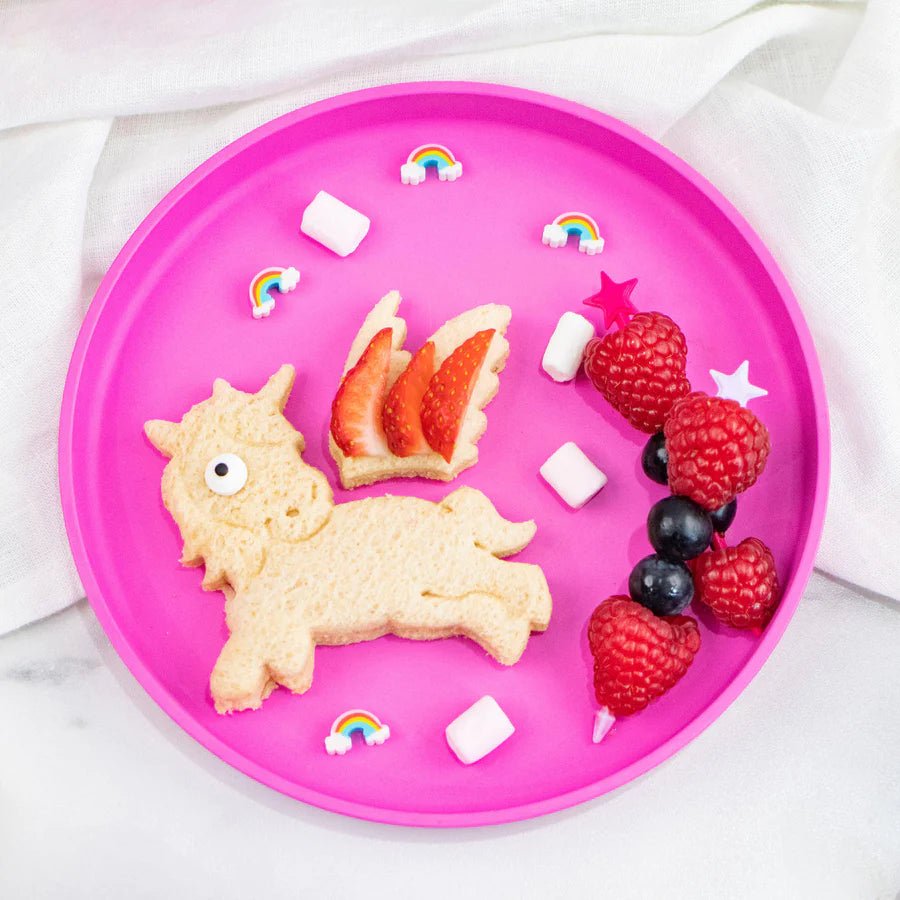 lunch-punch_sandwich-cutters_unicorn_1_1_900x_67539cd3-ec4f-4758-b488-988954a3b117 Sandwich Cutters-Unicorn - Image 3