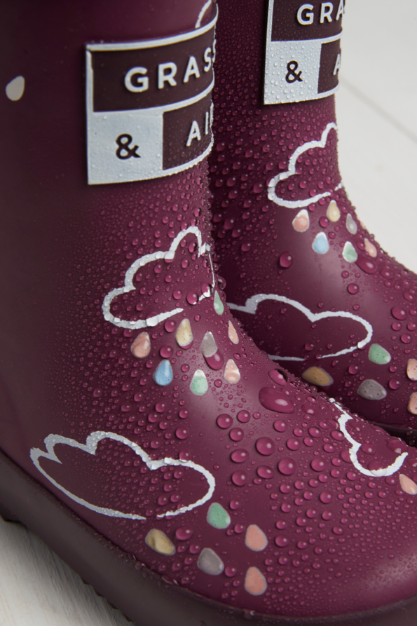 mulb-close-wet-595x893-1 Mulberry Colour-Changing Kids Wellies with Teddy Fleece Lining - Image 2