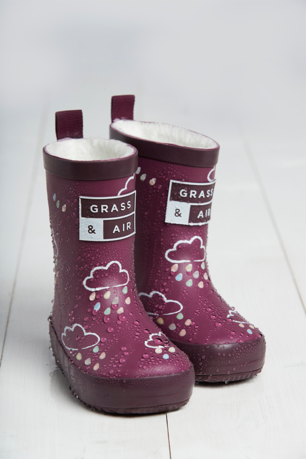 mulb-front-wet-595x893-1 Mulberry Colour-Changing Kids Wellies with Teddy Fleece Lining - Image 4